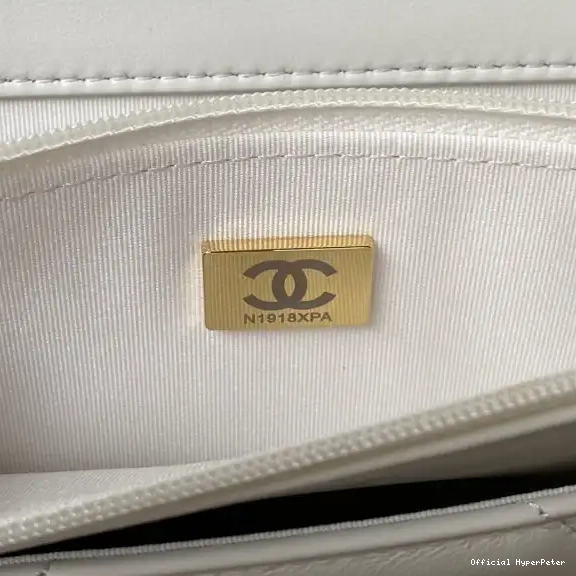 Hyper Peter CHANEL CHAIN ON WALLET 19 0621